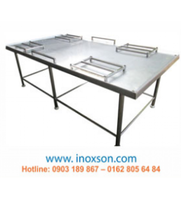 Bàn chế biến thủy sản inox